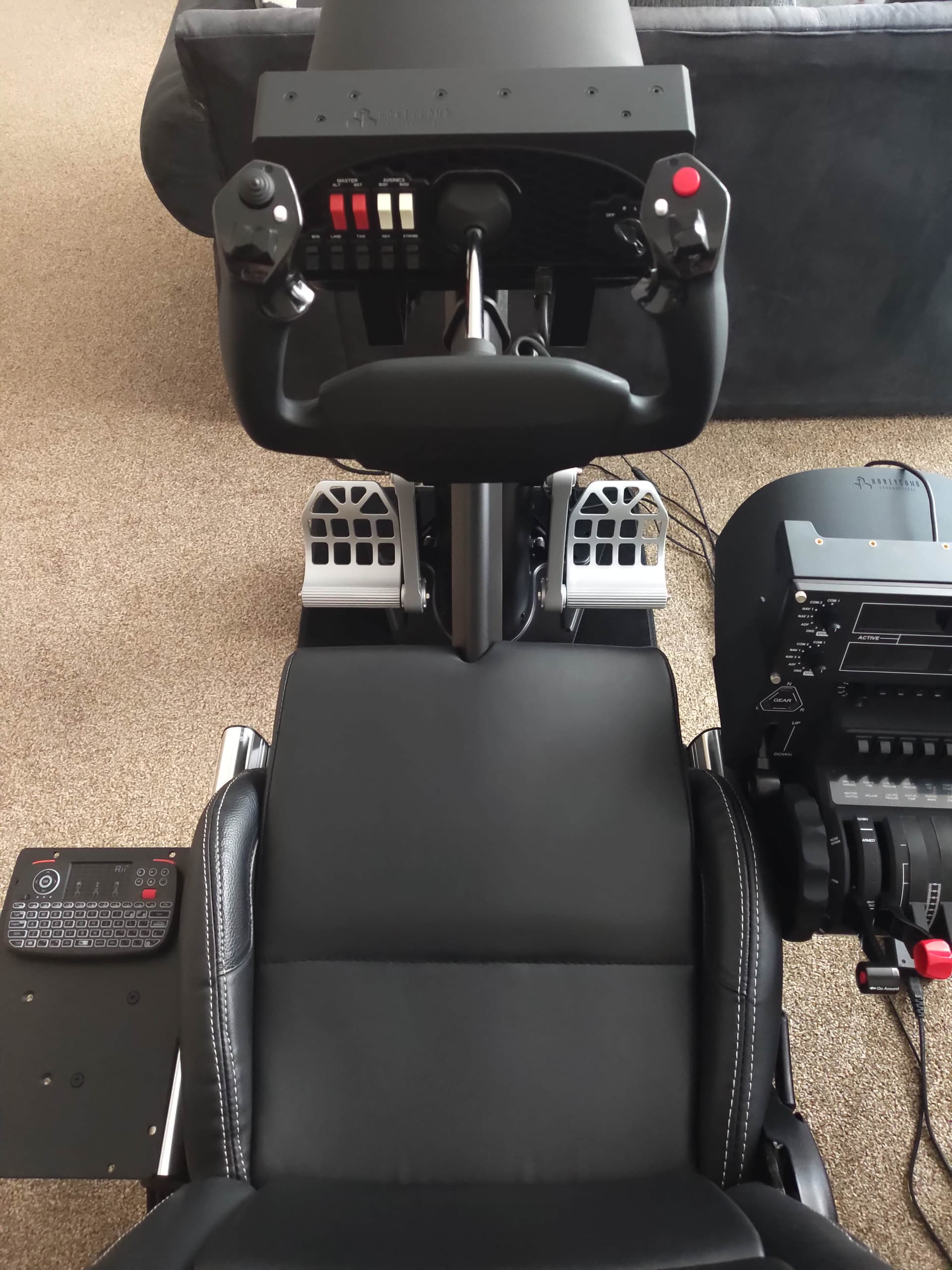 Can I mount a flight stick to Playseat Airforce centre tube