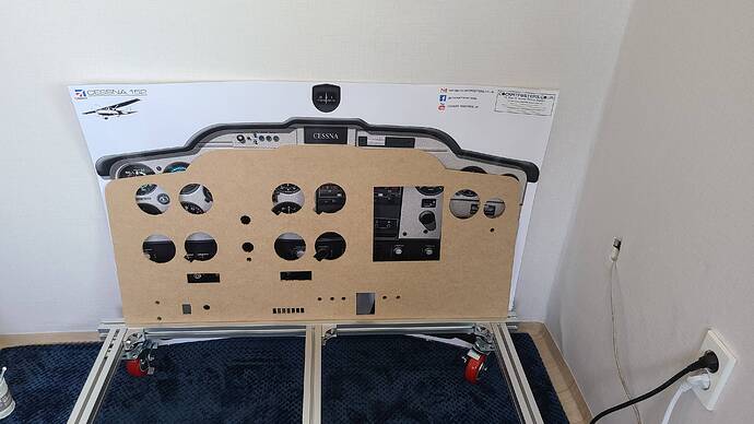DIY Cessna 152 frames with panel