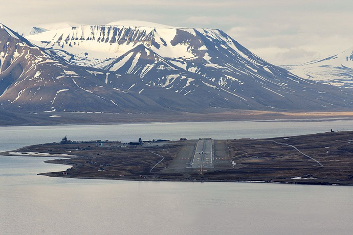 Svalbard_Airport,_Longyear_overview