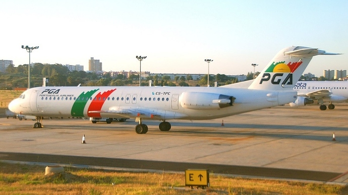 PGA-Portuglia_Airlines-F100_CS-TPC-900dpi