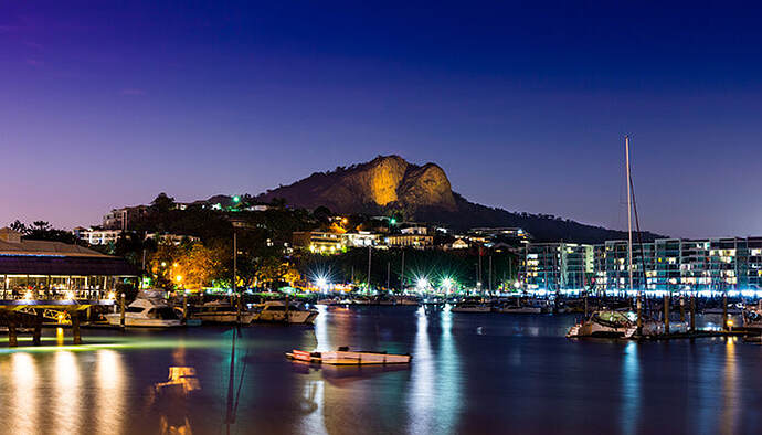 nightscape-of-townsville-castle-hill-and-the-strand_orig