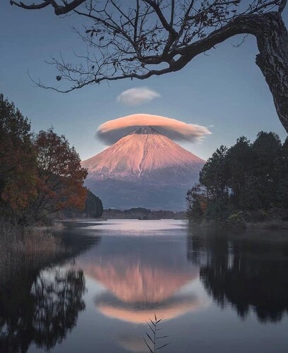 Mount Fuji accompanied by a lenticular cloud