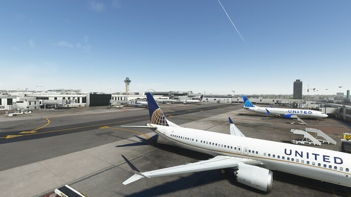 UAL MAX8 and others at LAX