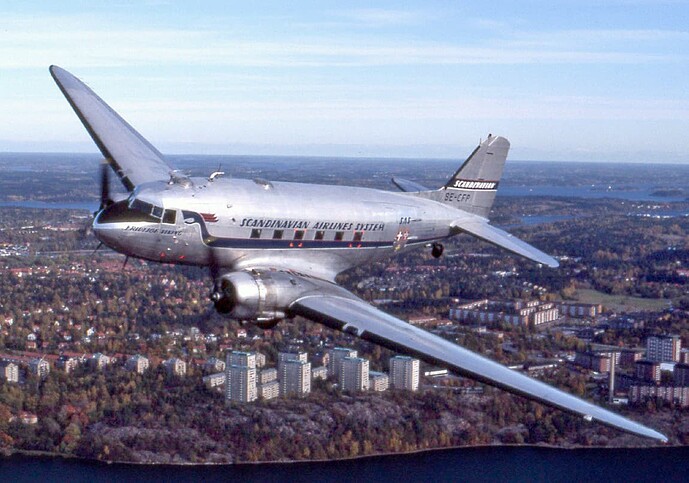 Douglas_DC-3,_SE-CFP