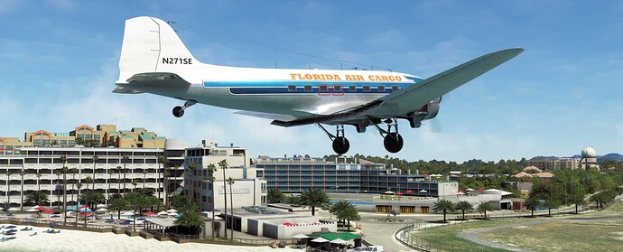 N271SE Landing Over Maho Beach