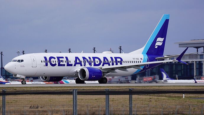 Berlin_Brandenburg_Airport_Icelandair_Boeing_737-8_MAX_TF-ICE_(DSC00118)