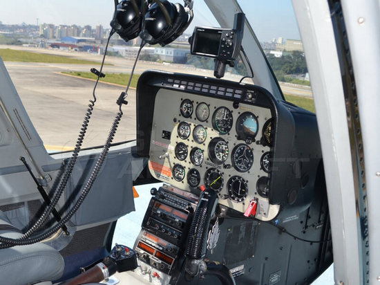 BELL-206-JET-RANGER-GLOBAL-HELICOPTER-AIRCRAFT-FOR-SALE-VENDA-COCKPIT