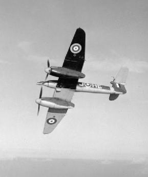 Westland_Whirlwind_263_Sqn_Exeter,_banking_awf_cam,_fighter_paint_1940nov27-crop